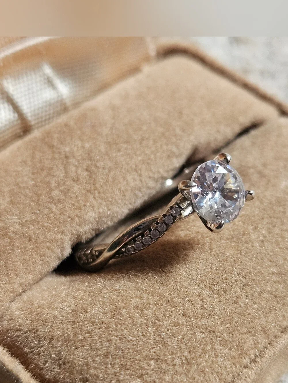 Sterling Silver Solitaire Clear Cubic Zirconia Ring ✨️ - Size 8